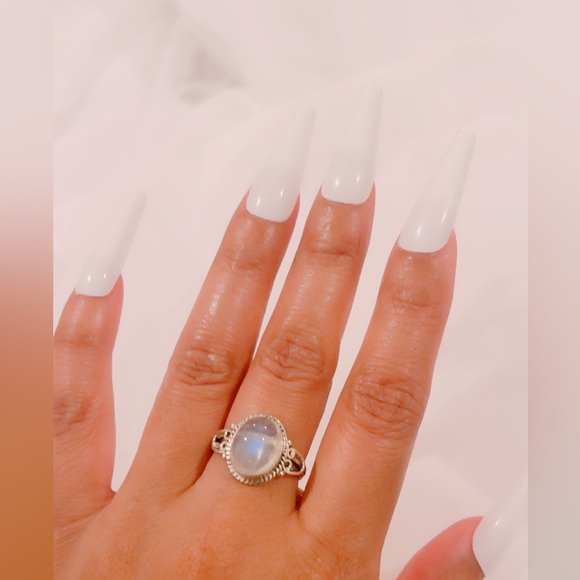 Natural Rainbow Moonstone 925 Sterling Silver Ring - Picture 4 of 4